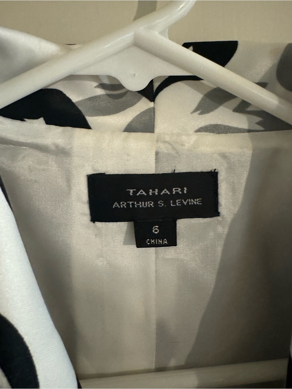 Tahari ASL Black White and Gray Floral Cropped Bolero Blazer - Picture 3 of 5